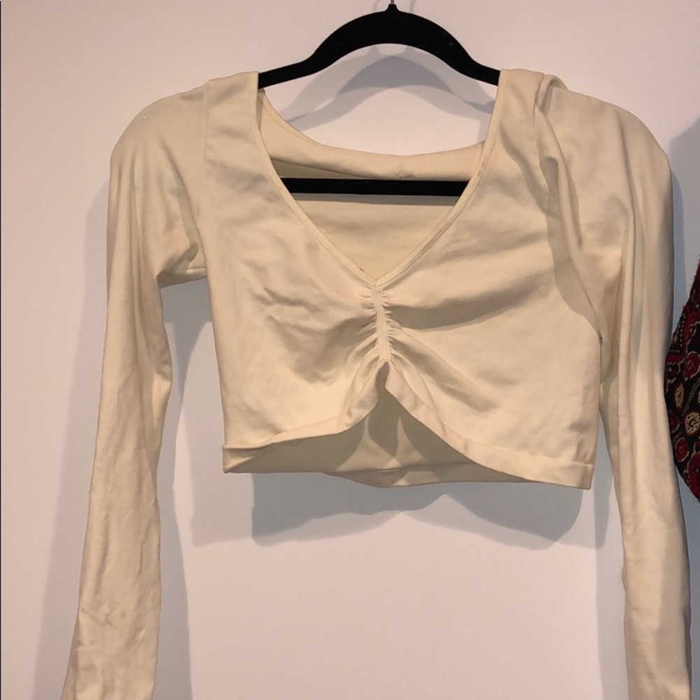 urban outfitters white crop top